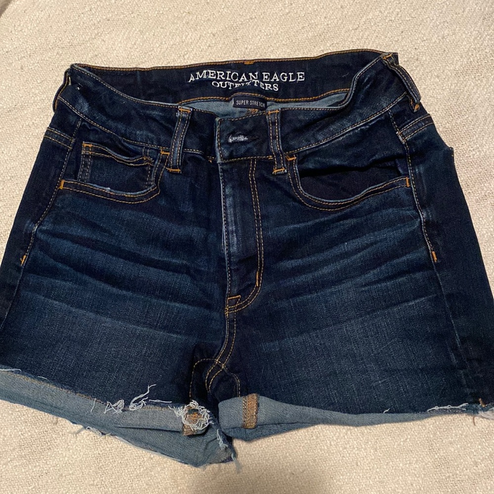American Eagle Shorts - Size 6 (Run Small!)